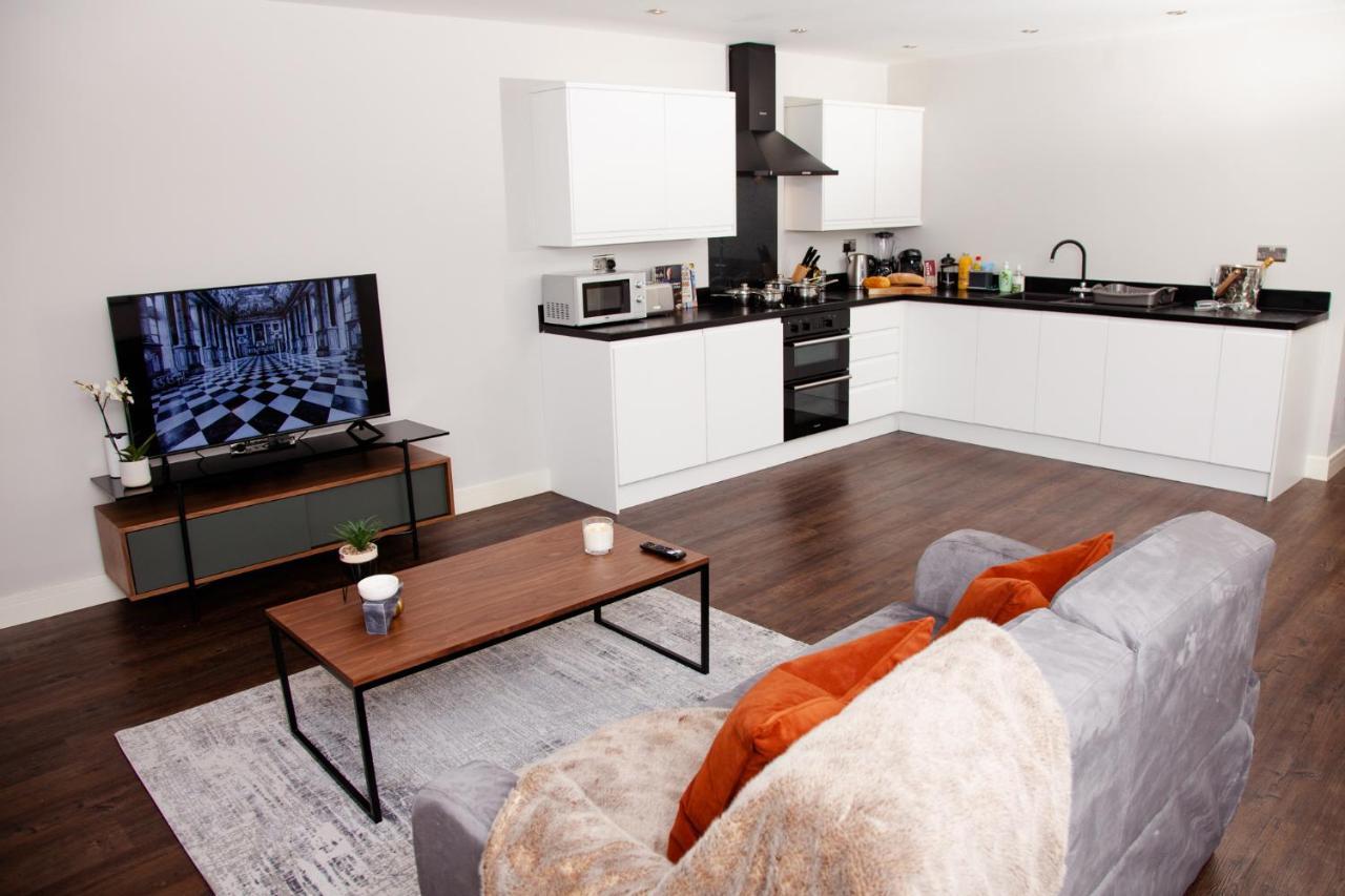 High Life Serviced Apartments - Old Town Swindon Exterior photo