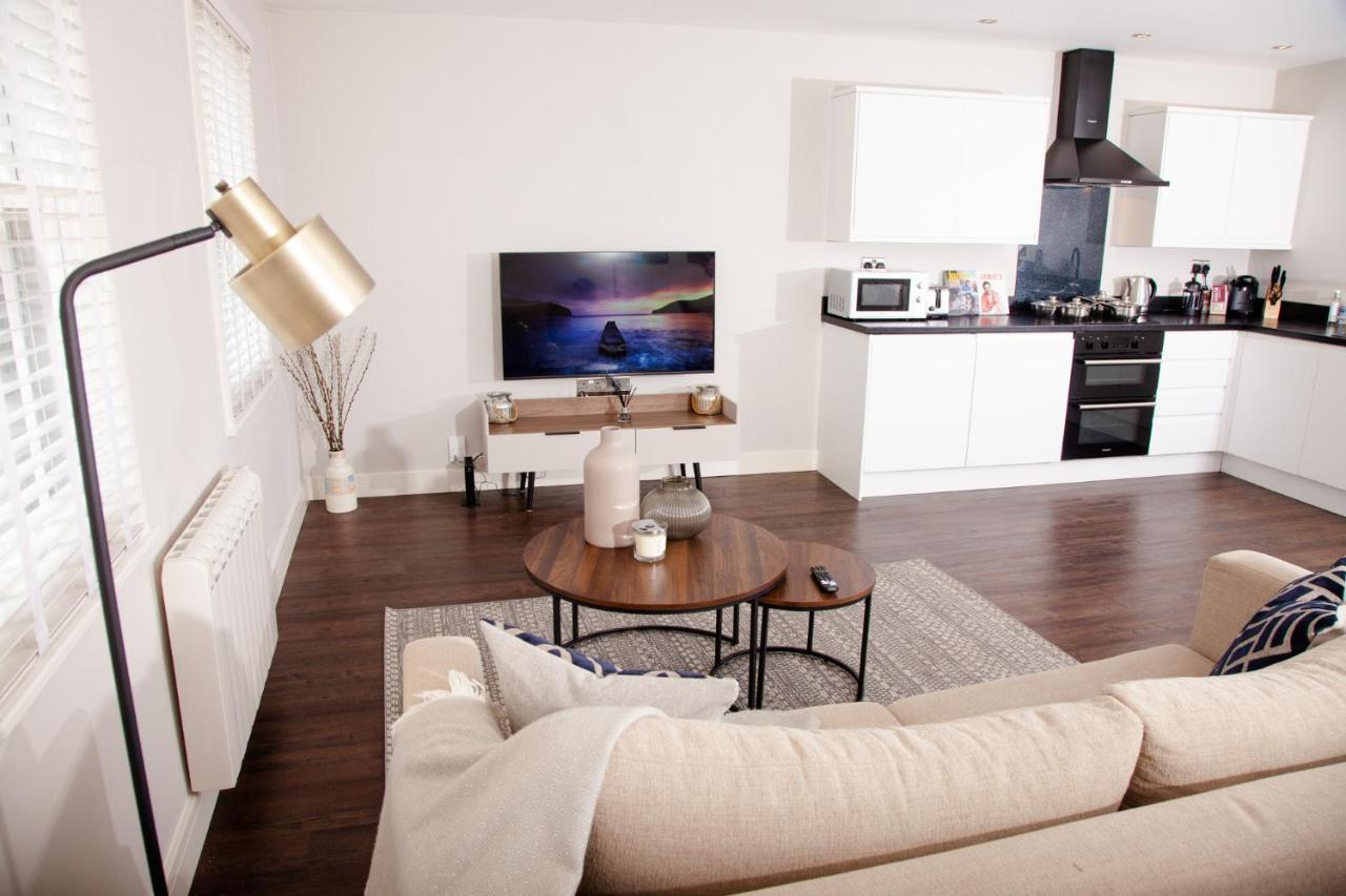 High Life Serviced Apartments - Old Town Swindon Exterior photo