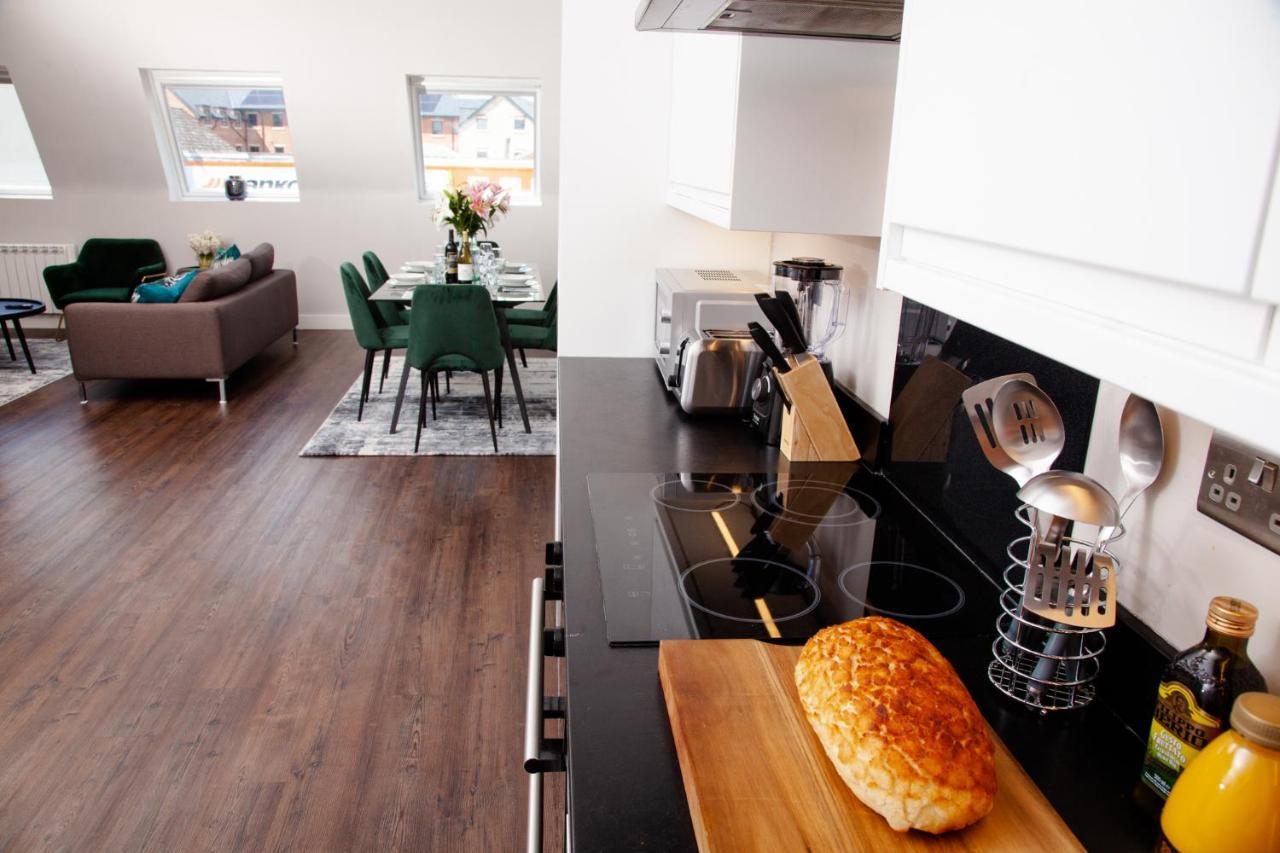 High Life Serviced Apartments - Old Town Swindon Exterior photo